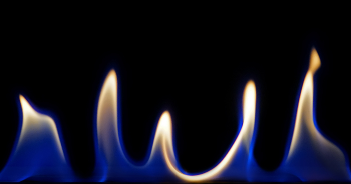 Bioethanol für Kamin & Tischfeuer – echte Flammen ohne Schornstein - Bioethanol: Kaminfeeling ohne Schornstein & mehr | Sicherheit & Anwendung