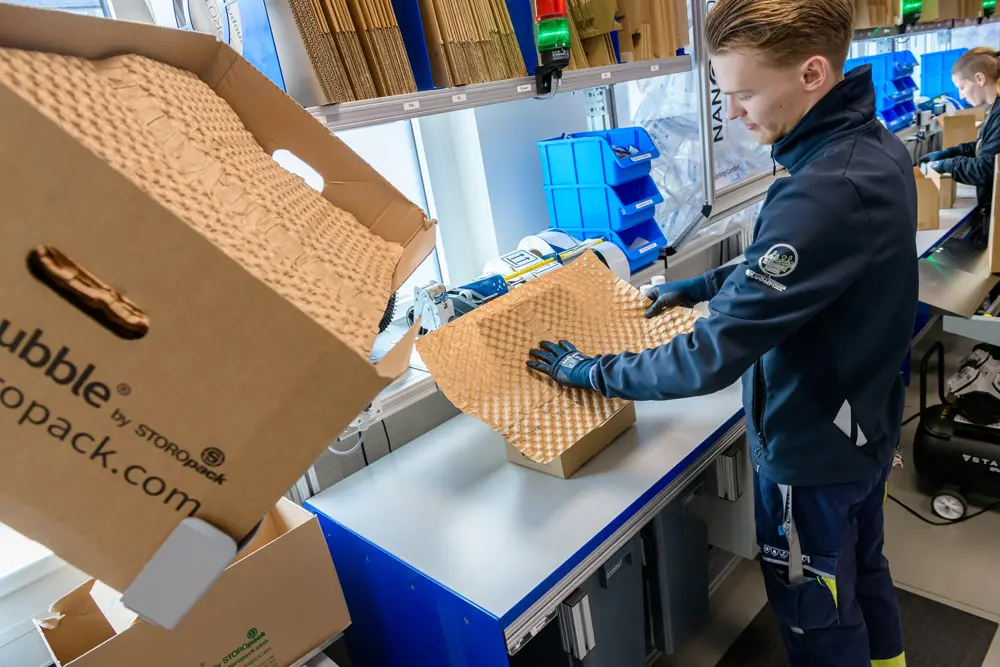 Nanoprotect GmbH - Packtisch